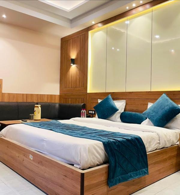 Hotel Shane Avadh , Ayodhya Екстериор снимка