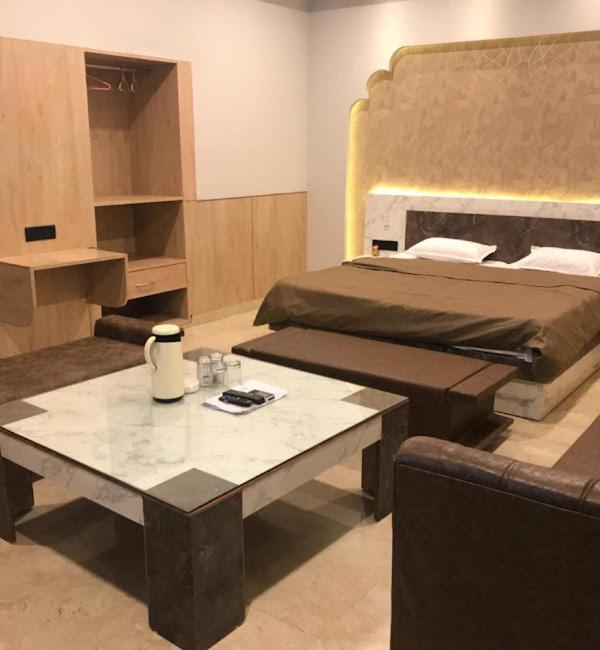 Hotel Shane Avadh , Ayodhya Екстериор снимка