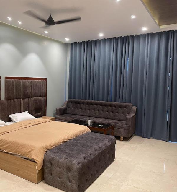 Hotel Shane Avadh , Ayodhya Екстериор снимка